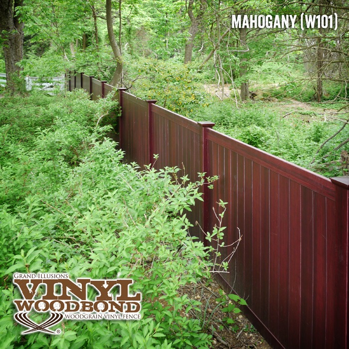 mahogany woodgrain vinyl fence_1