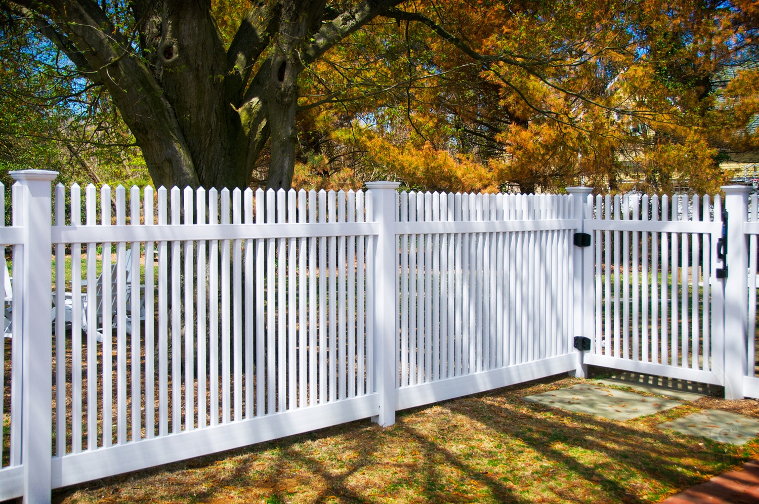 Images of Illusions PVC Vinyl Wood Grain and Color Fence