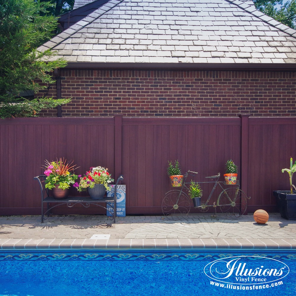 Gorgeous Mahogany Illusions PVC Vinyl Fence Images for Your Next Fence and Backyard Idea. #fenceideas #dreamyard #dreamhome #backyardideas #landscaping #fence