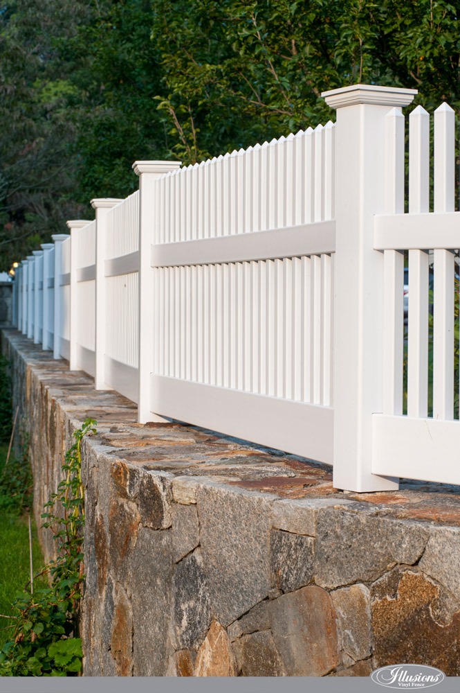 Who Makes the Best White Vinyl Fence? - Illusions Vinyl Fence